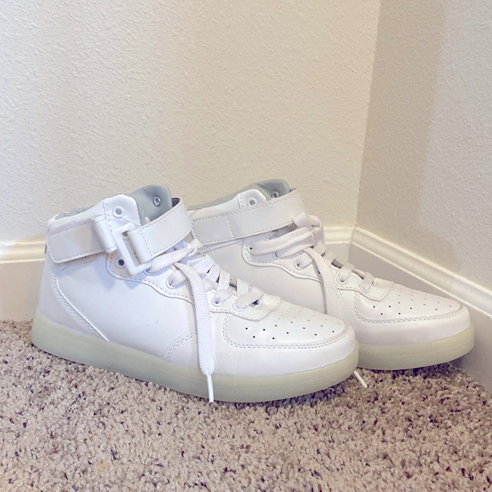 Light-Up High Top Shoes sz. 8.5